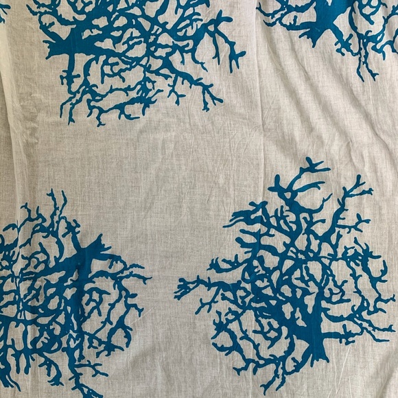 *NWT* Italian Blue Coral Lightweight Scarf - Picture 1 of 4